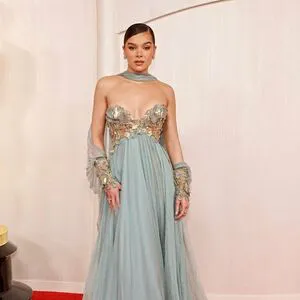 Hailee Steinfeld OnlyFans Leaked Free Thumbnail Picture - #C9yor1g13R