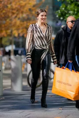 Hailee Steinfeld OnlyFans Leaked Free Thumbnail Picture - #CTXIqi1ozR