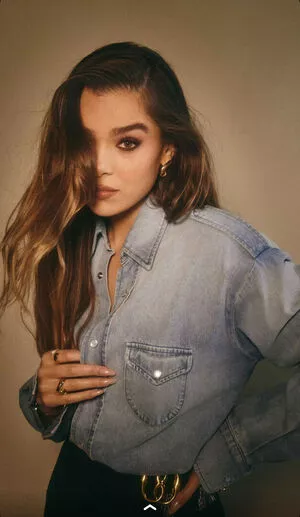 Hailee Steinfeld OnlyFans Leaked Free Thumbnail Picture - #CUajM5OcX2
