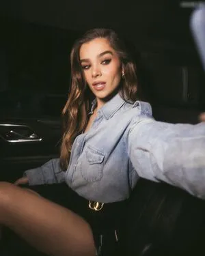 Hailee Steinfeld OnlyFans Leaked Free Thumbnail Picture - #CXC2OIvMEt