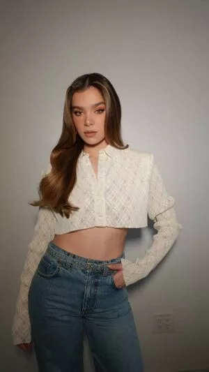 Hailee Steinfeld OnlyFans Leaked Free Thumbnail Picture - #D4yZa3sPaq