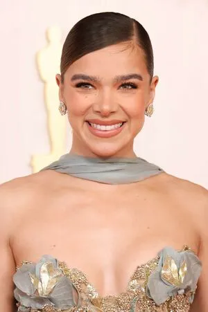 Hailee Steinfeld OnlyFans Leaked Free Thumbnail Picture - #DByyec72kZ
