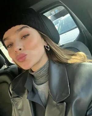 Hailee Steinfeld OnlyFans Leaked Free Thumbnail Picture - #Dh3woz37iJ