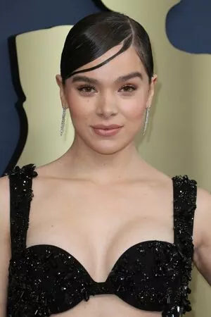 Hailee Steinfeld OnlyFans Leaked Free Thumbnail Picture - #EO2byezXtG