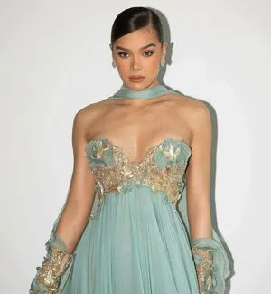 Hailee Steinfeld OnlyFans Leaked Free Thumbnail Picture - #FiqXvvGGFv