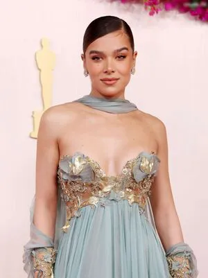 Hailee Steinfeld OnlyFans Leaked Free Thumbnail Picture - #Gd5O8EOQSJ