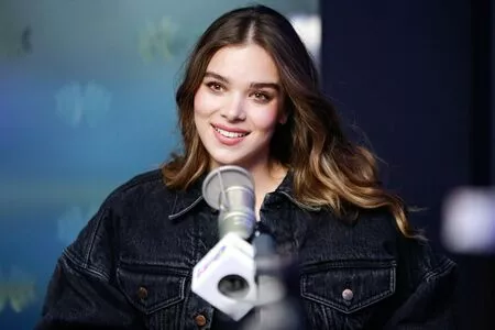 Hailee Steinfeld OnlyFans Leaked Free Thumbnail Picture - #H2EIXtZHiz
