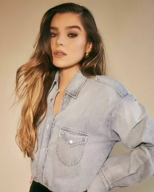 Hailee Steinfeld OnlyFans Leaked Free Thumbnail Picture - #HaGPZ3yDyb