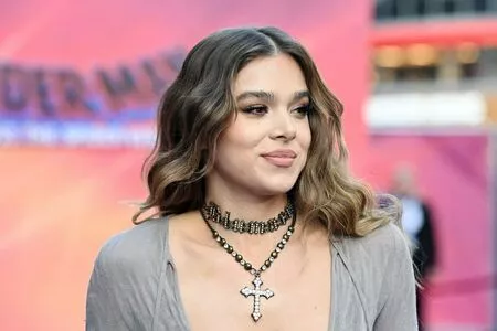 Hailee Steinfeld OnlyFans Leaked Free Thumbnail Picture - #IC9YrMax7o