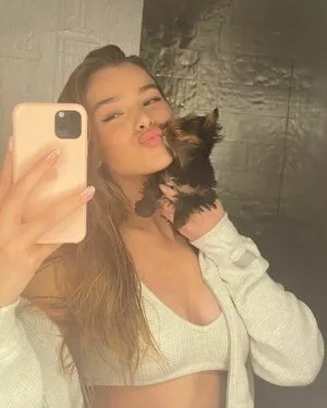 Hailee Steinfeld OnlyFans Leaked Free Thumbnail Picture - #IQfna9nKFG