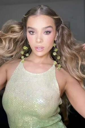 Hailee Steinfeld OnlyFans Leaked Free Thumbnail Picture - #JHw6XYJRv5