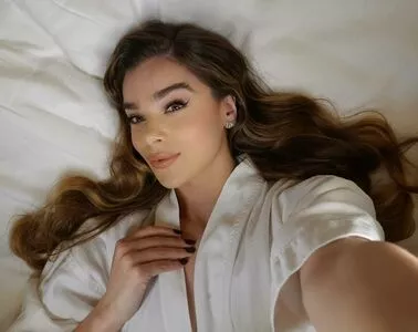 Hailee Steinfeld OnlyFans Leaked Free Thumbnail Picture - #JNt3xvBVyA