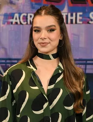 Hailee Steinfeld OnlyFans Leaked Free Thumbnail Picture - #JuL6t3fvOQ