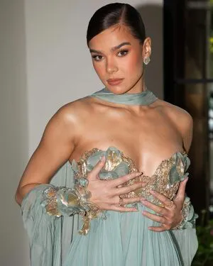 Hailee Steinfeld OnlyFans Leaked Free Thumbnail Picture - #KMsXDnl5SU