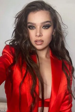 Hailee Steinfeld OnlyFans Leaked Free Thumbnail Picture - #KRb5xX2ncy