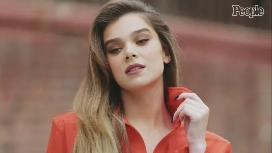 Hailee Steinfeld OnlyFans Leaked Free Thumbnail Picture - #LB4FLIH7Ze