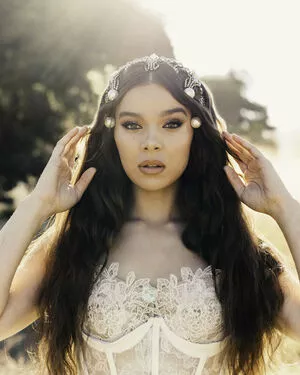 Hailee Steinfeld OnlyFans Leaked Free Thumbnail Picture - #LHUSzz5zkt