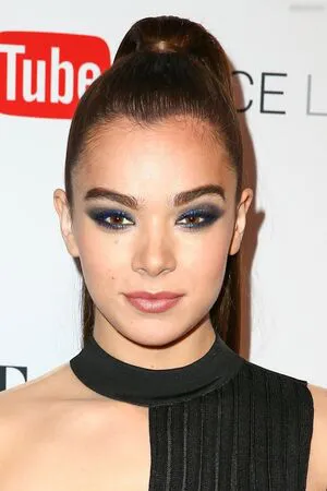 Hailee Steinfeld OnlyFans Leaked Free Thumbnail Picture - #MV3RNhCuSk