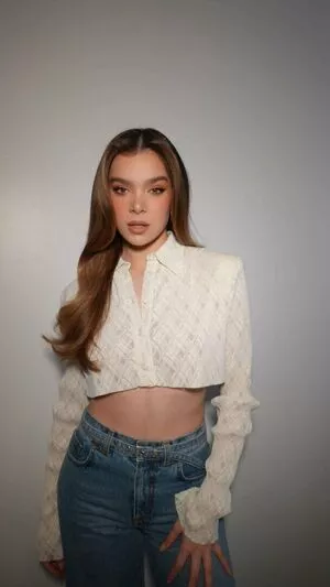 Hailee Steinfeld OnlyFans Leaked Free Thumbnail Picture - #MY9c6mym4U