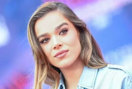 Hailee Steinfeld OnlyFans Leaked Free Thumbnail Picture - #N4yUdrrutK