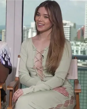 Hailee Steinfeld OnlyFans Leaked Free Thumbnail Picture - #N9NU4crIB3