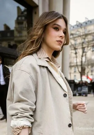 Hailee Steinfeld OnlyFans Leaked Free Thumbnail Picture - #NUqVOcXQqu