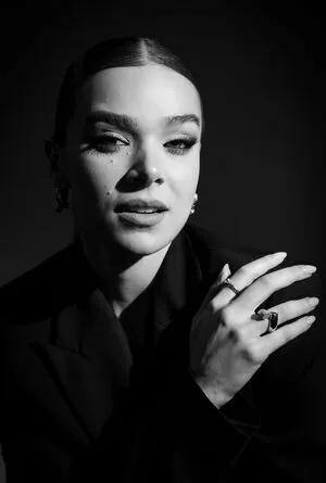 Hailee Steinfeld OnlyFans Leaked Free Thumbnail Picture - #NVyQmPPlPv