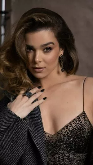 Hailee Steinfeld OnlyFans Leaked Free Thumbnail Picture - #NiYl24arqx