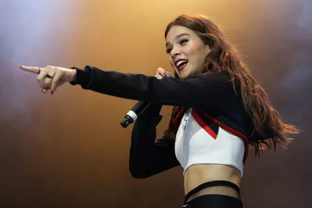 Hailee Steinfeld OnlyFans Leaked Free Thumbnail Picture - #OBKOW3zcj5