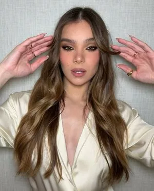 Hailee Steinfeld OnlyFans Leaked Free Thumbnail Picture - #OY6iv1zcRD