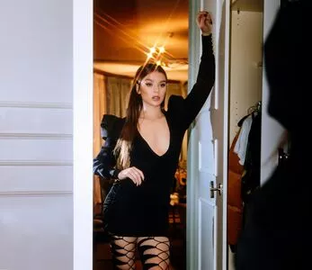 Hailee Steinfeld OnlyFans Leaked Free Thumbnail Picture - #OmS9DyuIlp