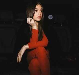 Hailee Steinfeld OnlyFans Leaked Free Thumbnail Picture - #OvOlbV29t2