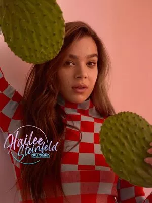 Hailee Steinfeld OnlyFans Leaked Free Thumbnail Picture - #OxQExwR6yE