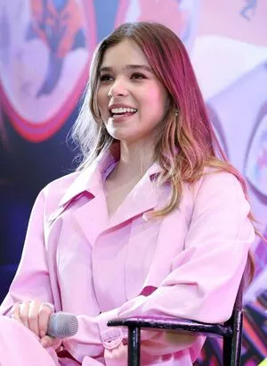 Hailee Steinfeld OnlyFans Leaked Free Thumbnail Picture - #P1qLB0XUZO