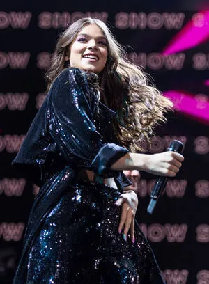 Hailee Steinfeld OnlyFans Leaked Free Thumbnail Picture - #P7I9uLe9U2