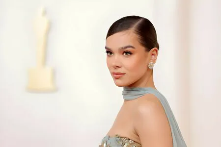 Hailee Steinfeld OnlyFans Leaked Free Thumbnail Picture - #PwxhquJyRf