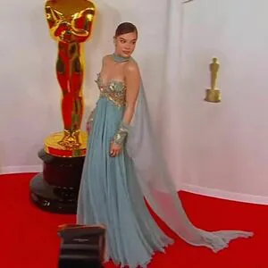 Hailee Steinfeld OnlyFans Leaked Free Thumbnail Picture - #S3SC9Plyc1