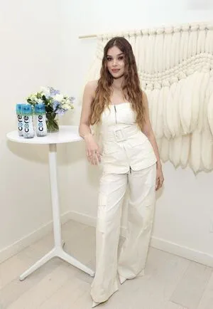 Hailee Steinfeld OnlyFans Leaked Free Thumbnail Picture - #SLKT1O2kUt
