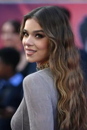 Hailee Steinfeld OnlyFans Leaked Free Thumbnail Picture - #SjCPQNRRm3