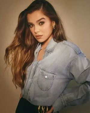 Hailee Steinfeld OnlyFans Leaked Free Thumbnail Picture - #TixXxLyJRg