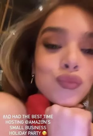 Hailee Steinfeld OnlyFans Leaked Free Thumbnail Picture - #TueJuj8NyT
