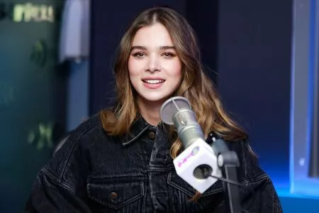 Hailee Steinfeld OnlyFans Leaked Free Thumbnail Picture - #TvzIWROY9A