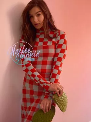 Hailee Steinfeld OnlyFans Leaked Free Thumbnail Picture - #UCkkI6E9xR
