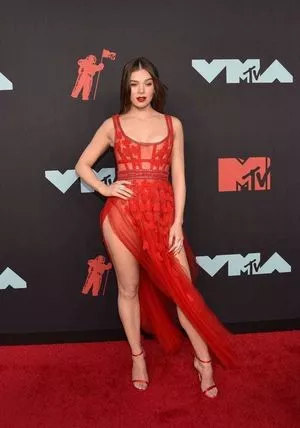 Hailee Steinfeld OnlyFans Leaked Free Thumbnail Picture - #UP4g9jl8A5