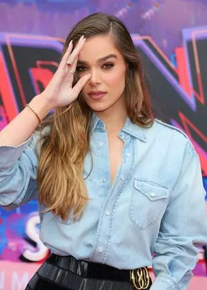 Hailee Steinfeld OnlyFans Leaked Free Thumbnail Picture - #Un1H3qImLi