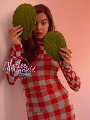 Hailee Steinfeld OnlyFans Leaked Free Thumbnail Picture - #Va7Hv5WGFM