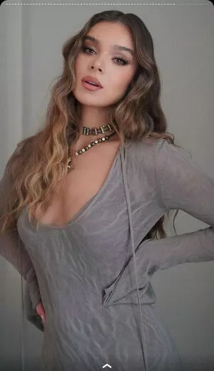 Hailee Steinfeld OnlyFans Leaked Free Thumbnail Picture - #VhKfB8HQ66