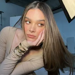Hailee Steinfeld OnlyFans Leaked Free Thumbnail Picture - #W8BxPI5tFF