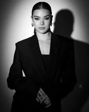 Hailee Steinfeld OnlyFans Leaked Free Thumbnail Picture - #WRI0F0SVvf