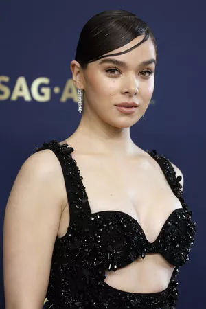 Hailee Steinfeld OnlyFans Leaked Free Thumbnail Picture - #WbDvyCcQya